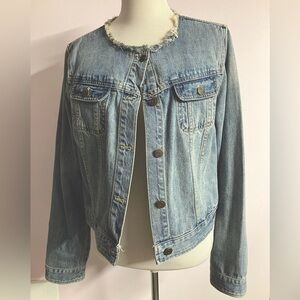 Chaps Women’s Faded Denim Jean Jacket, XL, Raw Edged Neckline, Light Blue